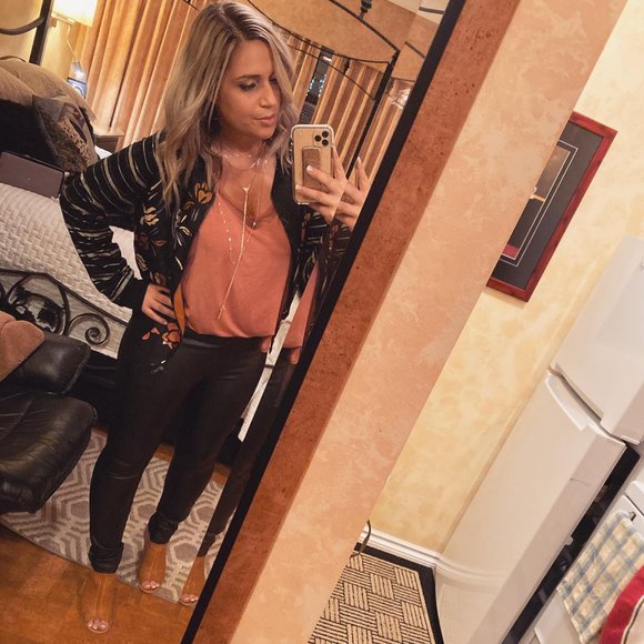 Shannon, Store Owner @ Dirt Road Pretty Clothing - Picture 2 of 2